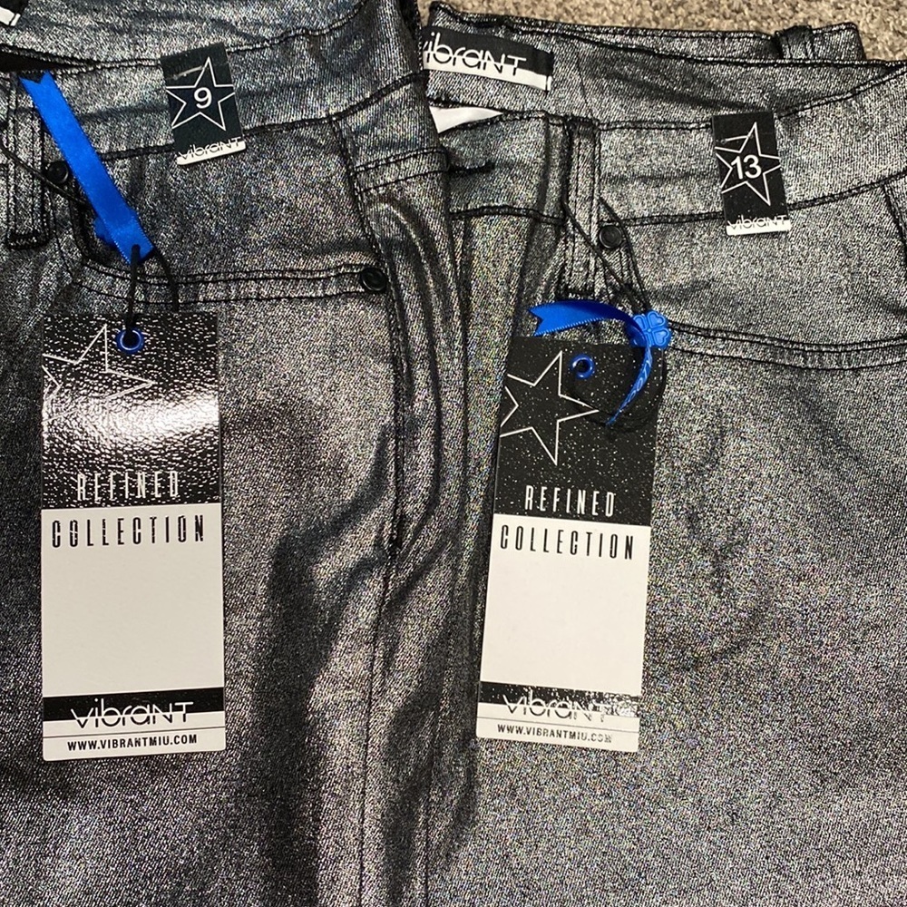Vibrant Silver Gray Metallic Bootcut Flare Denim Shiny Pants NWT Multiple Sizes - Picture 16 of 16